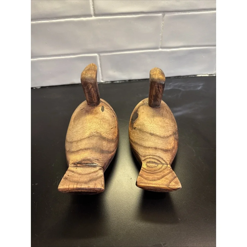 RARE ANTIQUE PRIMITIVE‎ HAND CARVED PAIR OF WOODEN DUCKS